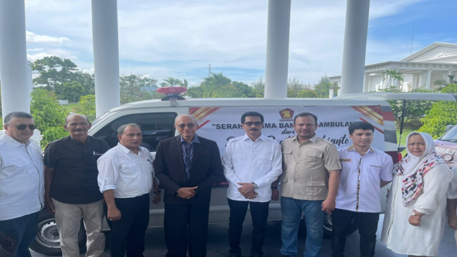 Yayasan Prabowo Subianto Djojohadikusumo berikan 25 unit mobil ambulans ke Aceh