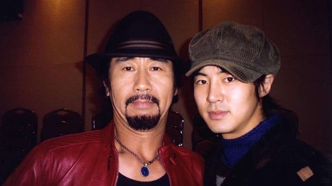 Jun Jin Shinhwa dan ayahnya, Charlie Park 