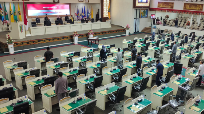 Rapat paripurna DPRD Provinsi Lampung hanya dihadiri 18 anggota dewan