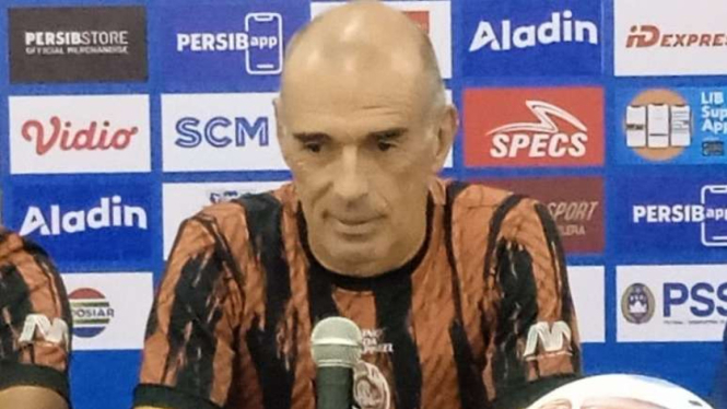 Pelatih Arema FC, Fernando Valente