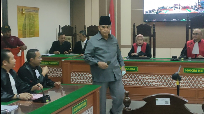 Panji Gumilang en el Tribunal de Distrito de Indramayu, Java Occidental 