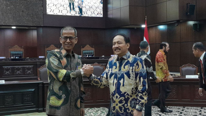 Suhartoyo (kanan) terpilih jadi Ketua Mahkamah Konstitusi (MK)