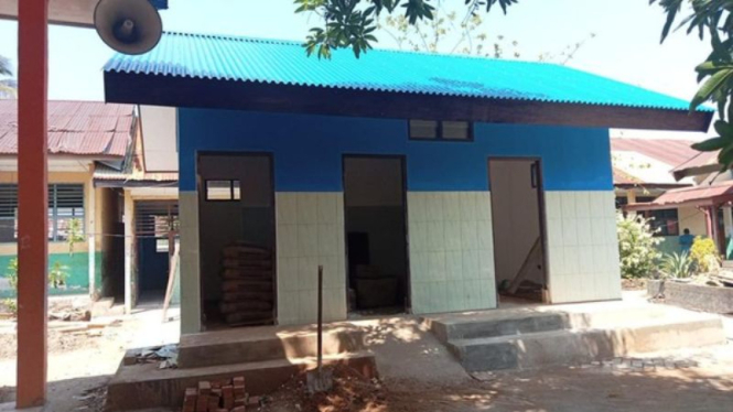 Penampakan Toilet SMP Negeri di Pangkep Pembangunannya Seharga Setengah Miliar.