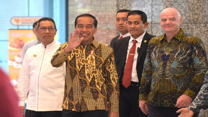 Presiden Jokowi meresmikan kantor FIFA di Jakarta, 10/11