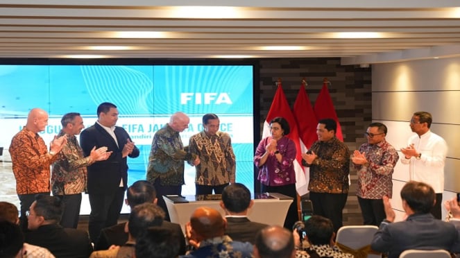 O presidente Jokowi inaugurou o escritório da FIFA em Jacarta na segunda-feira, 11 de novembro de 2023.