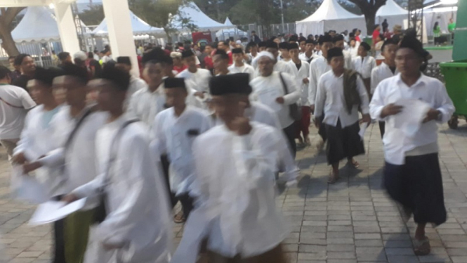 Ratusan santri dari Bangkalan mendukung Timnas Indonesia di Piala Dunia U-17.