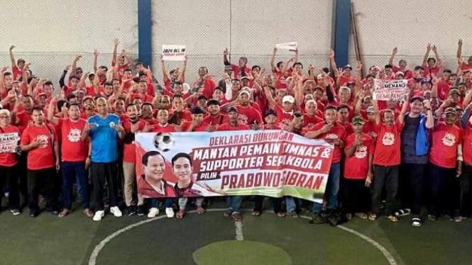 Eks Timnas dan suporter sepakbola Jawa Timur dukung Prabowo-Gibran