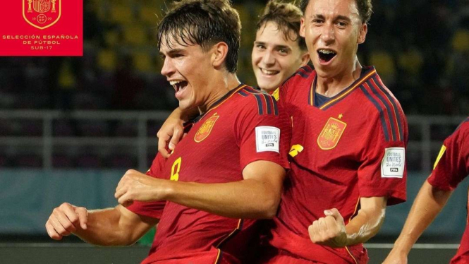 Pemain Timnas Spanyol U-17 rayakan gol Marc Guiu