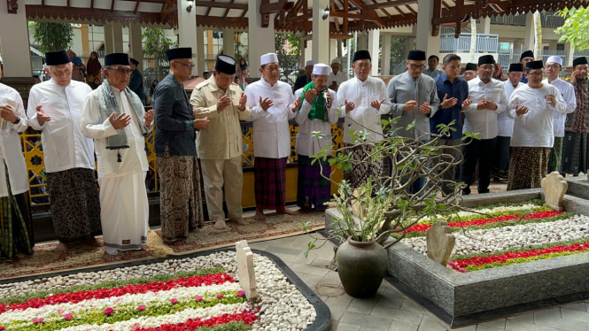 Prabowo Subianto ziarah ke makam K.H. Hasyim Asy'ari dan makam K.H. Abdurrahman Wahid
