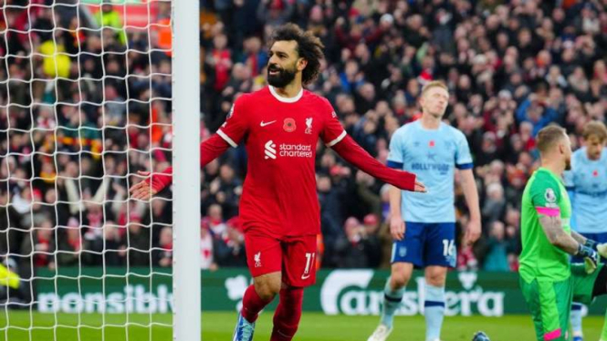 Pemain Liverpool Mohamed Salah rayakan gol