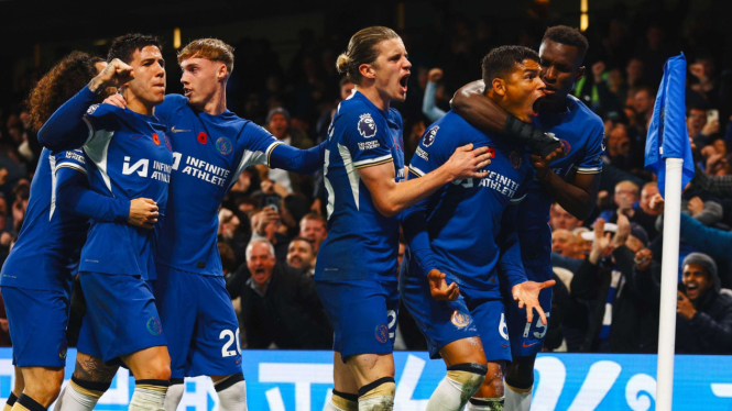 Pemain Chelsea Merayakan Gol