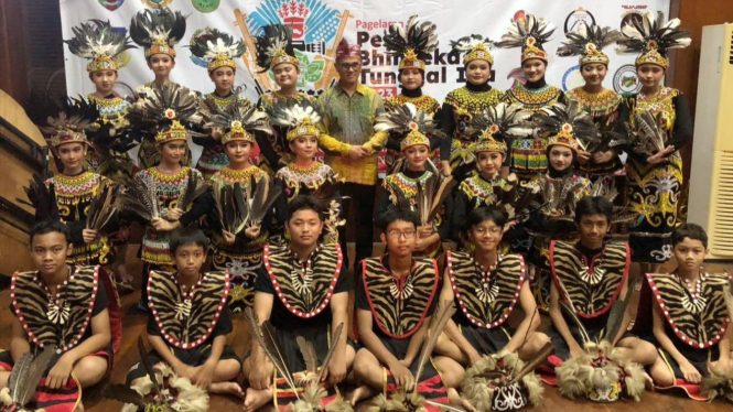 Siswa-siswi Color Of Indonesia raih gelar International Online Folklore Festival Under The Czech Sky