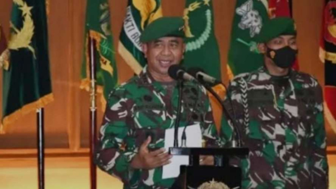 VIVA Militer: Letjen TNI Arif Rahman saat menjabat Komandan Kodiklat TNI AD