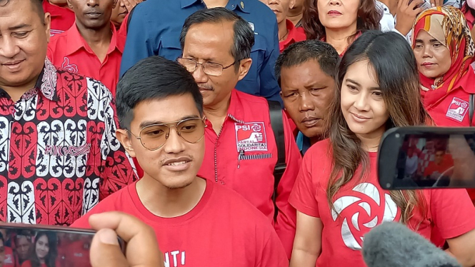 Ketua Umum PSI Kaesang Pangarep saat blusukan di Kota Medan, Sumatera Utara