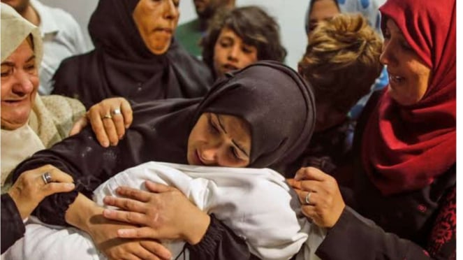 Una madre perdió a su hijo como consecuencia del ataque de Israel a Gaza