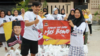 Di Pandeglang, Relawan Prabowo Gelar Lomba dan Beri Bantuan Sembako