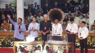 Foto Survei Litbang Kompas: Pemilih Bimbang Naik Jadi 28,7 Persen, NU ...