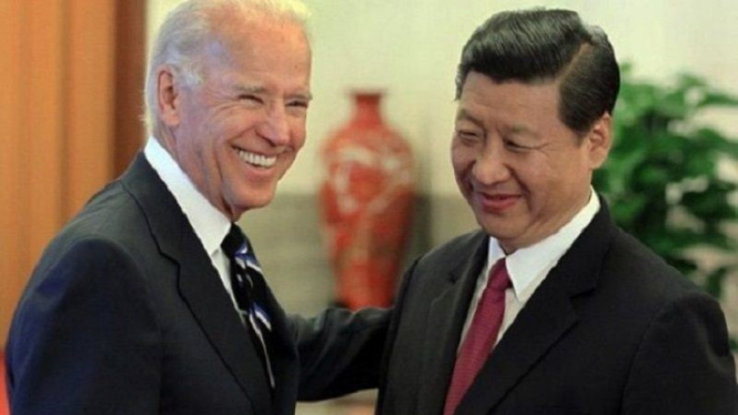 Presiden AS Joe Biden bersama Presiden China, Xi Jinping.