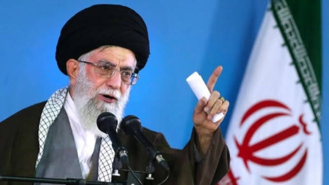 Viva militar: Líder Supremo de la Revolución Irán, ayatolá Khamenei