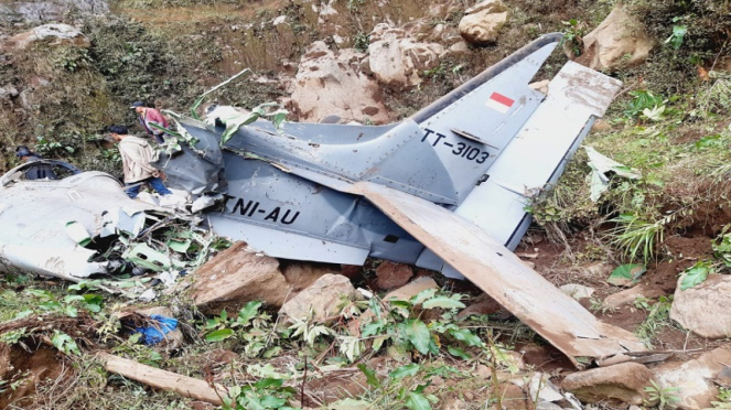 Serpihan pesawat TNI AU jatuh di Pasuruan