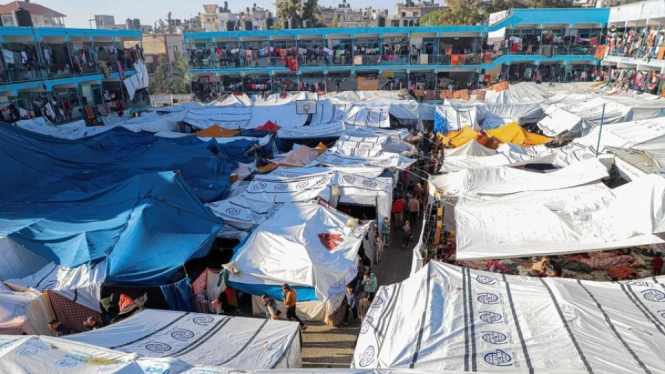 Tempat penampungan sementara untuk para pengungsi Palestina di Jalur Gaza tengah.