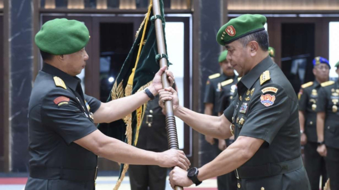 VIVA Militer: KSAD Jenderal TNI Agus Subiyanto Lantik Arif Rahman jadi Wakasad