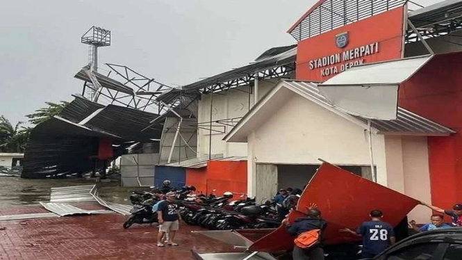 Atap stadion Merpati Depok rusak diterjang angin puting beliung