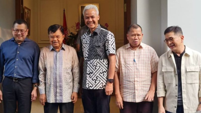 Capres Ganjar Pranowo menemui Wapres RI ke10 dan 12 Jusuf Kalla.