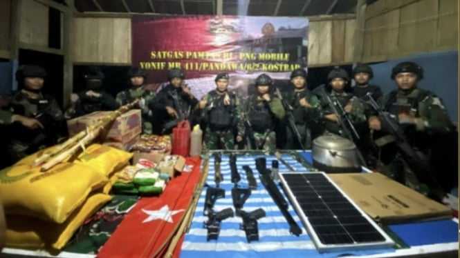 VIVA Militer: Prajurit Yonif MR 411/Pandawa Kostrad berhasil amankan senjata OPM