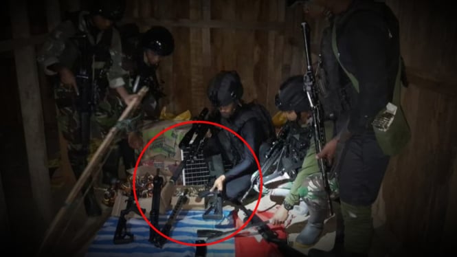VIVA Militer: Senjata OPM yang direbut Pasukan Pandawa Kostrad TNI.