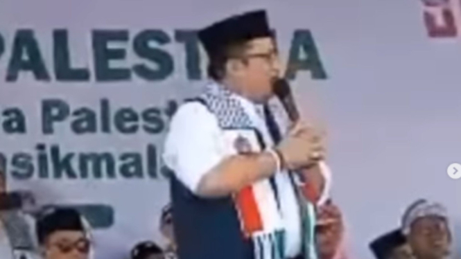 Bupati Tasikmalaya, Ade Sugianto saat orasi di Aksi Bela Palestina