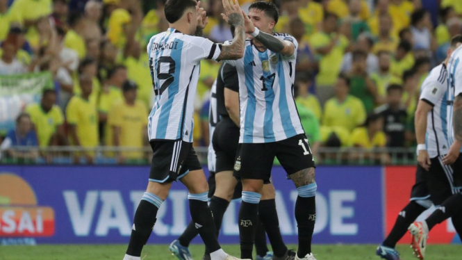 Pemain Timnas Argentina Nicolas Otamendi rayakan gol