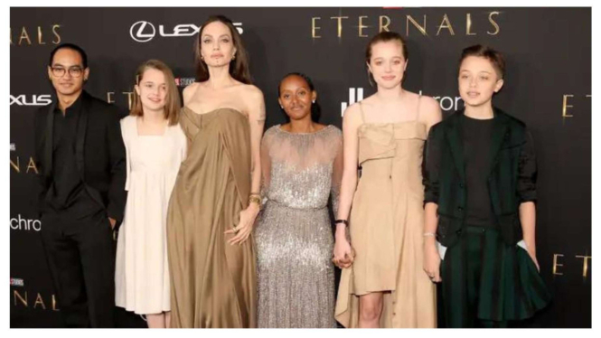 Angelina Jolie dan anak anaknya