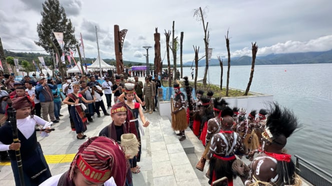 Totem Kamoro Papua se encuentra en el área de Toba.