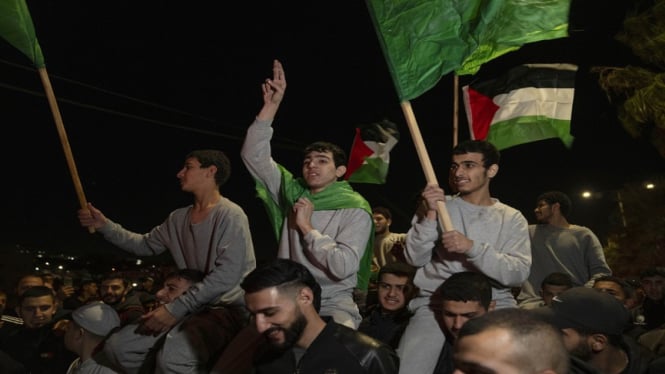 Warga Gaza merayakan pembebasan tahanan Palestina dari penjara Israel