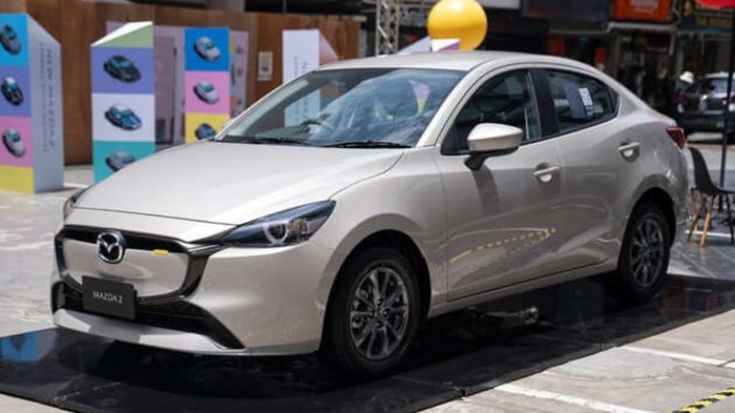 Mazda 2 Hatchback facelift di pasar thailand