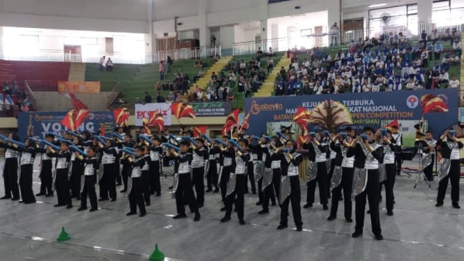 Madrasah Ibtidaiyah Swasta (MIS) Fatahillah tampil di Batavia Marching Band Open