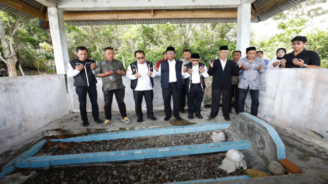 Cawapres Mahfud MD ziarah ke makam ulama di Sabang Aceh