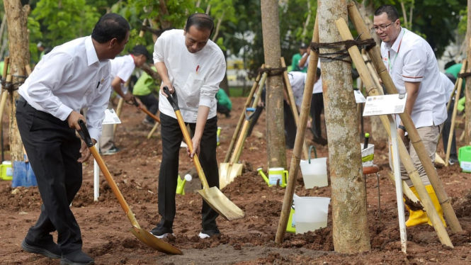 Presiden RI Joko Widodo (Jokowi) turut didampingi Menteri Pertanian Andi Amran