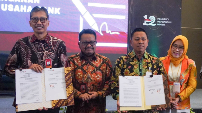 Penandatanganan MoU bankjatim dengan Bank Lampung