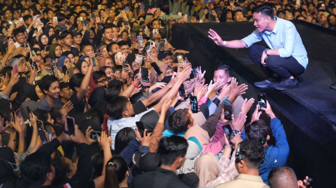 Cawapres Gibran Rakabuming Raka sapa warga Sragen