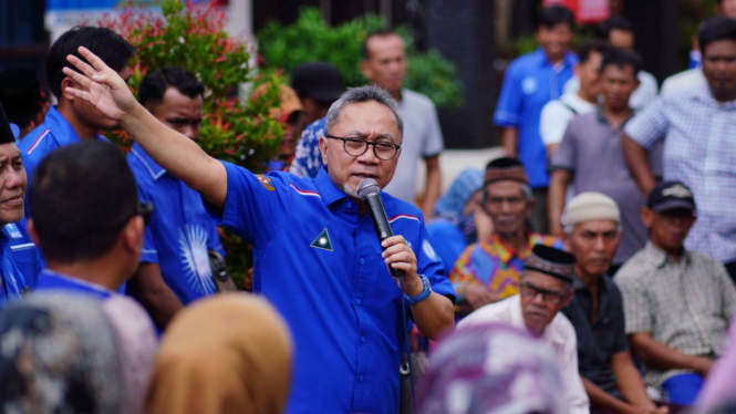 Ketua Umum Partai Amanat Nasional Zulkifli Hasan kampanye di Lampung