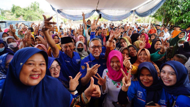 Ketua Umum Partai Amanat Nasional Zulkifli Hasan kampanye di Lampung