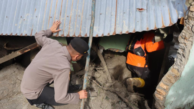Pencarian korban banjir bandang di Humbang Hasundutan