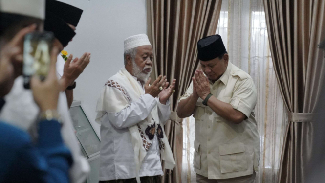 Prabowo bersama ulama karismatik Banten, Abuya Murthado
