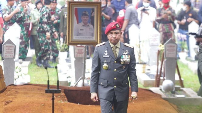 Pemakaman mantan Kepala BNPB Letjen TNI (Purn) Doni Monardo di TMP Kalibata