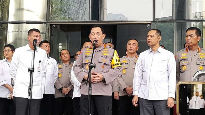 Kapolri Jenderal Listyo Sigit Prabowo menyambangi Gedung KPK, Jakarta