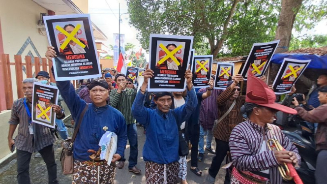 Massa yang geruduk kantor PSI Yogyakarta.