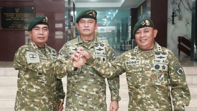 VIVA Militer: KSAD Jenderal Maruli pimpin Sertijab Pangdivif 1 Kostrad