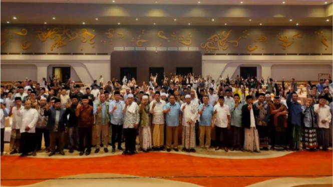 Ratusan Kiai Ponpes se-Cirebon Raya dukung Prabowo-Gibran di Pilpres 2024